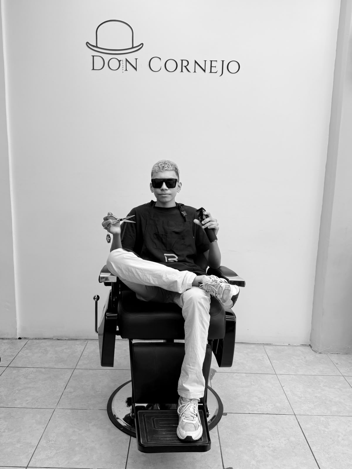 Lester - Les Barber - Don Cornejo
